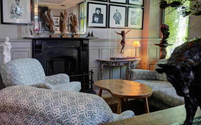 Rudloe Arms Hotel