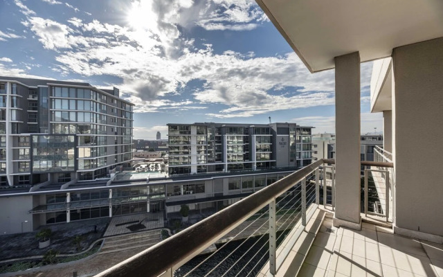 706 Popular Canal Quays