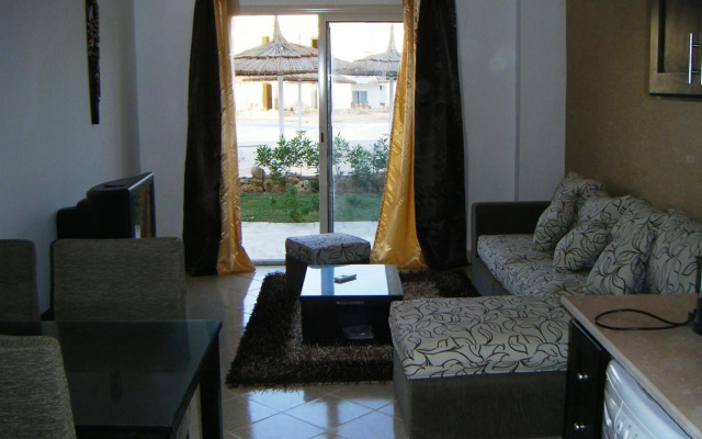 Carlton Deluxe Residences & Apartments