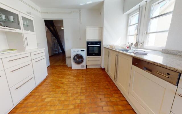 Aux Bijoux de Colmar - Le Saphir - 1 PARKING GRATUIT