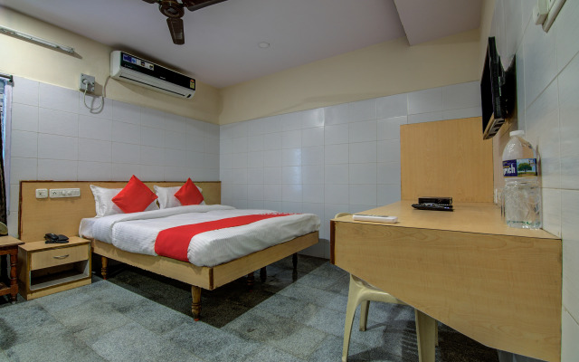 OYO 14669 Mayur's Residency