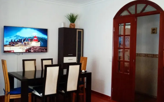 Inviting 2-bed Apartment in Nazare
