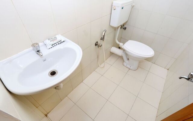 Oyo 40141 Ascot Hotel