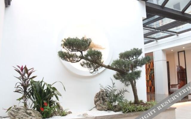 Yujian Courtyard