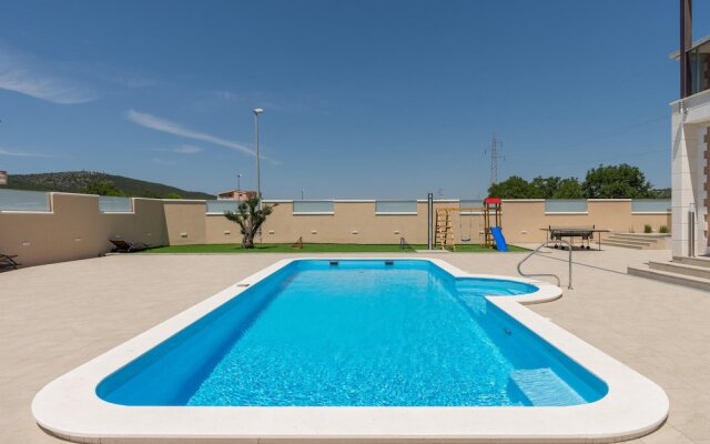 Nice Home in Dubrava kod Sibenika With Outdoor Swimming Pool, Wifi and 5 Bedrooms