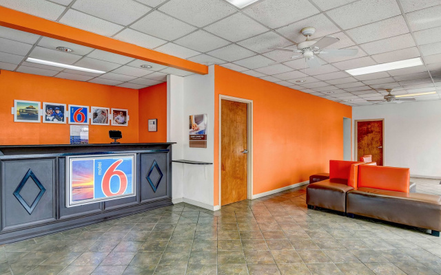 Motel 6 Calhoun, GA