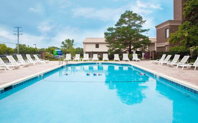 Holiday Inn Express Rolling Meadows - Schaumburg Area by IHG