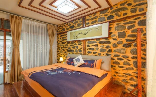 Colorful Flower Guesthouse