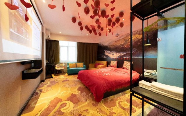 Roland Fashion Hotel (Tonghuai Subway Station T10 Tanshili Shopping Center Store)