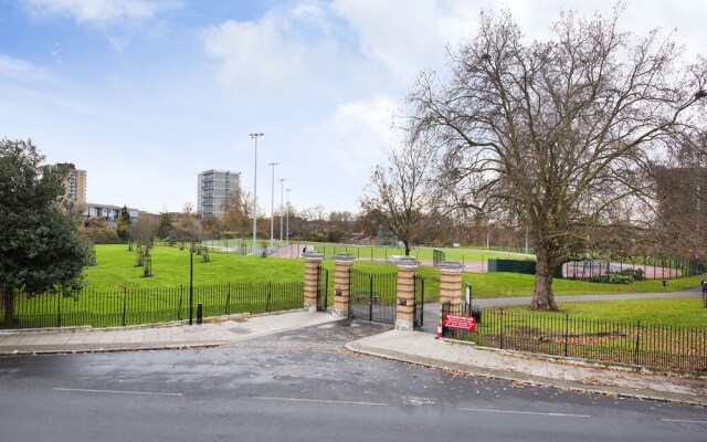 Lovely 1BR Flat Overlooking Southwark Park