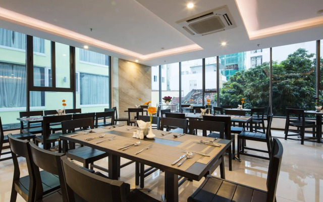 Meriton Hotel