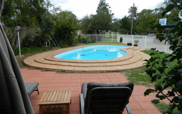 Orana Windmill Motel