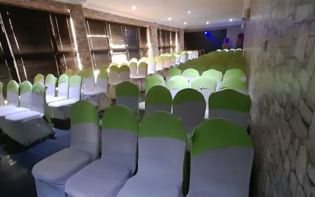 Greenwood Court Hotels & Suites