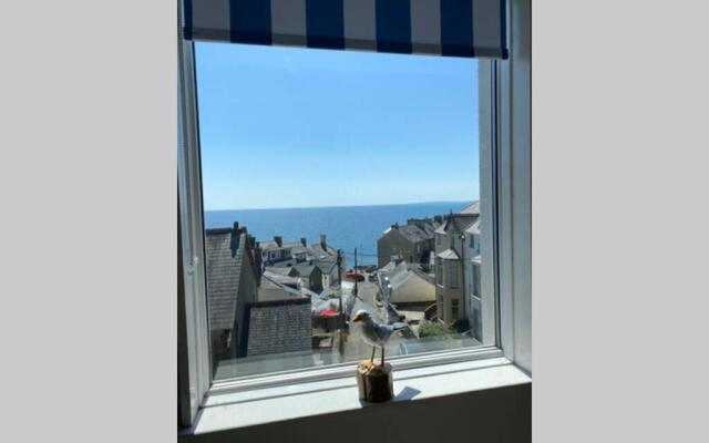 Seagulls Rest Marine Themed Seaview Apartment