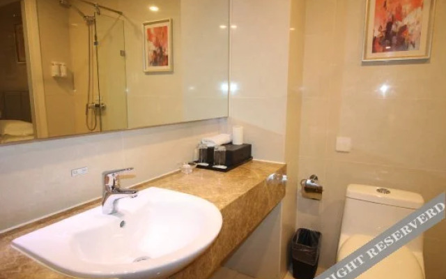Yantai Qianwei Yongju Hotel