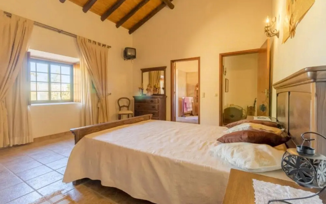 Villa - 7 Bedrooms with Pool and WiFi - 107981