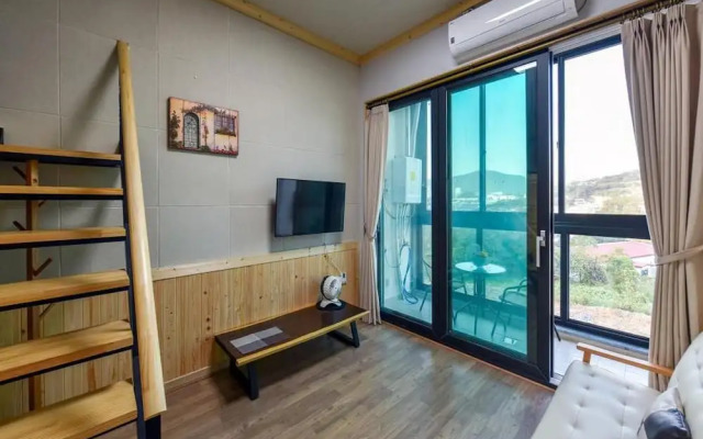 Yeosu Chunghong Pension