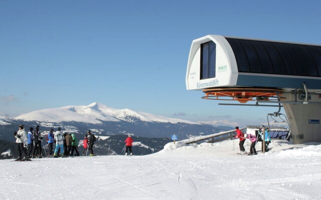 Spacious Chalet near Ski Area in Wolfsberg