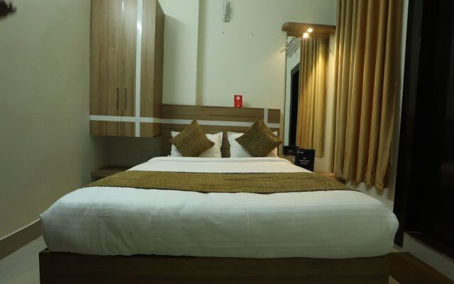 OYO 10472 Hotel Queen