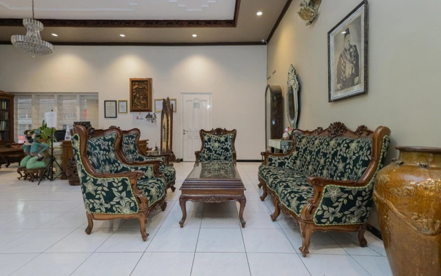 RedDoorz Plus @ Swun Stay Raya Langsep – Lobby – Malang