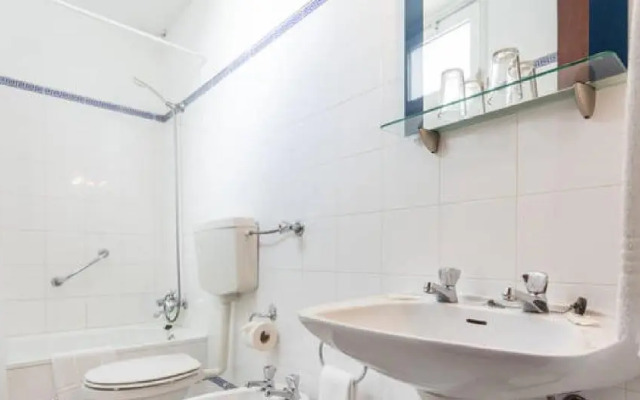 Residencial Miramar by Portugalferias