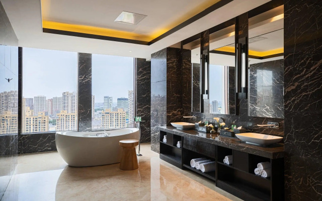 Renaissance Shenyang West Hotel