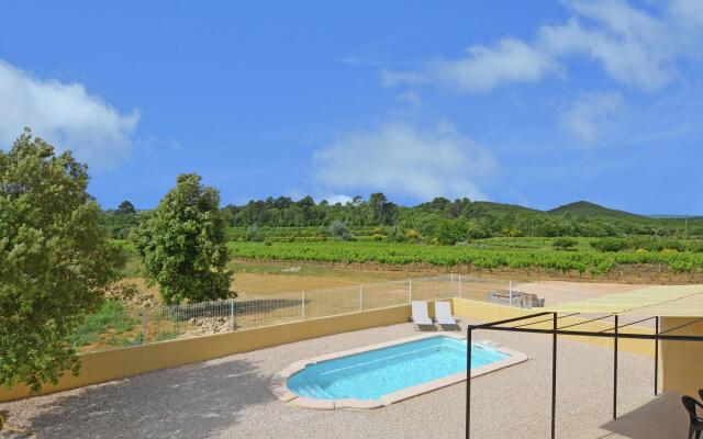Luxurious Villa in Saint-Laurent-de-Carnols