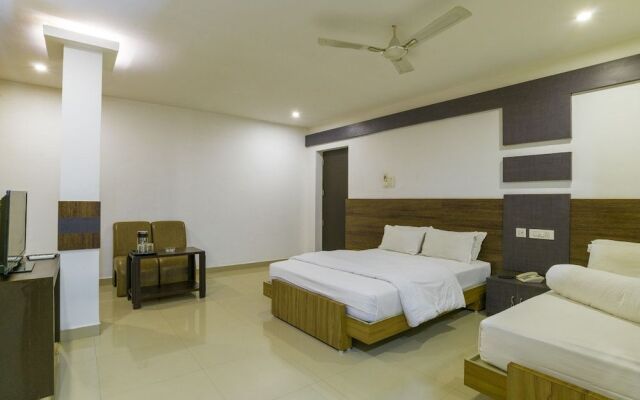 Crescent Inn Navallur