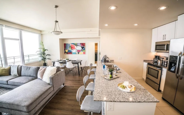 Ocean View II by AvantStay | High-Rise Flat in DT w/ City & Ocean Views!