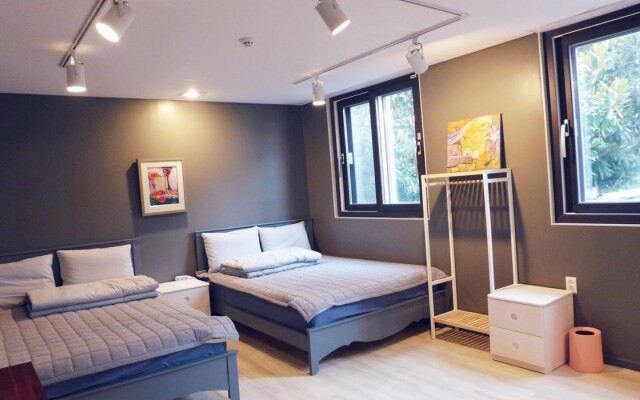 Gallery Family Hotel