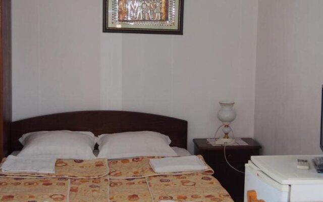 Keni Guest House