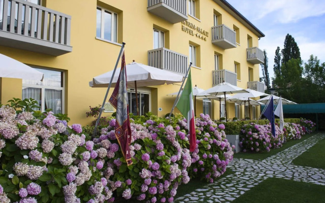 Viktoria Palace Hotel