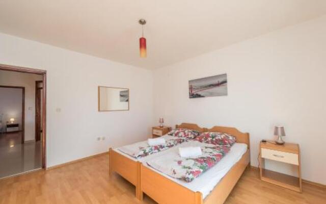 Six-Bedroom Holiday Home in Bibinje