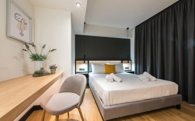 Brand New Ermou Veni Apartment