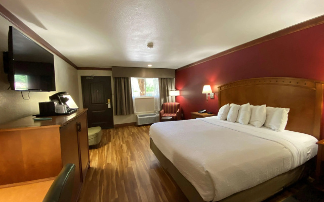 Best Western Plus Greenwell Inn