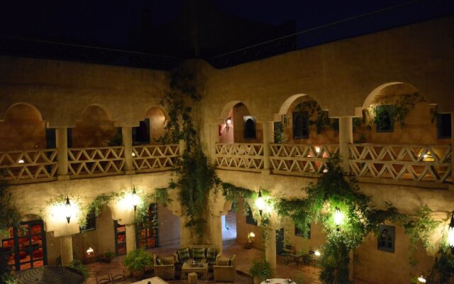 Riad Ain Khadra Khadra