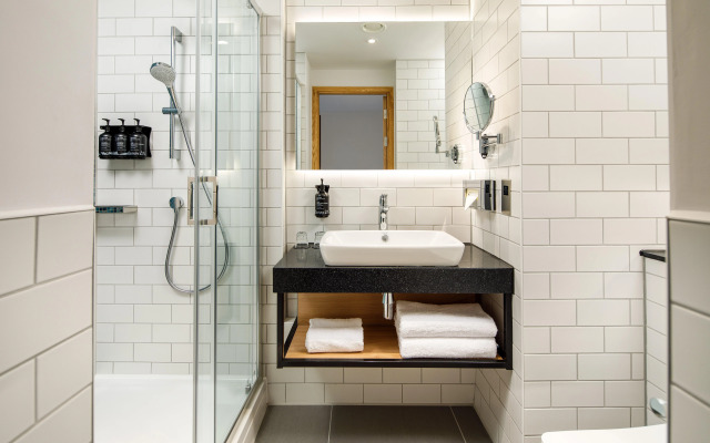 Holiday Inn Manchester Airport by IHG