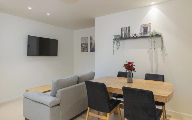 The Pearl of Nachlaot Apartments