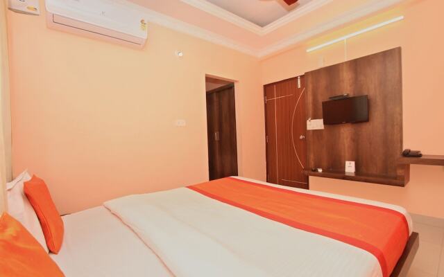 OYO 10656 Hotel Shravya Residency
