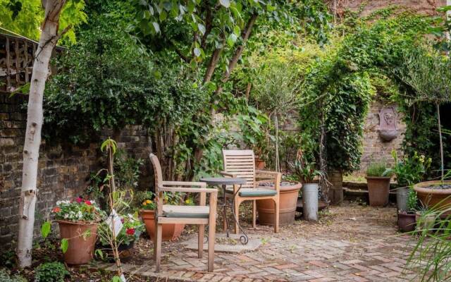 3 Bedroom 19th Century Georgian Townhouse