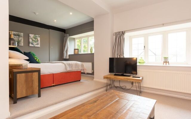 the Jersey Arms Hotel