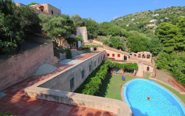 Mansion in Capo Vaticano With Sea Views