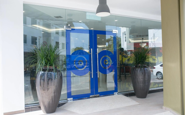 Savana Hotel & Serviced Apartments