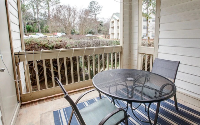 2 Bedroom, Churchill Downs Court