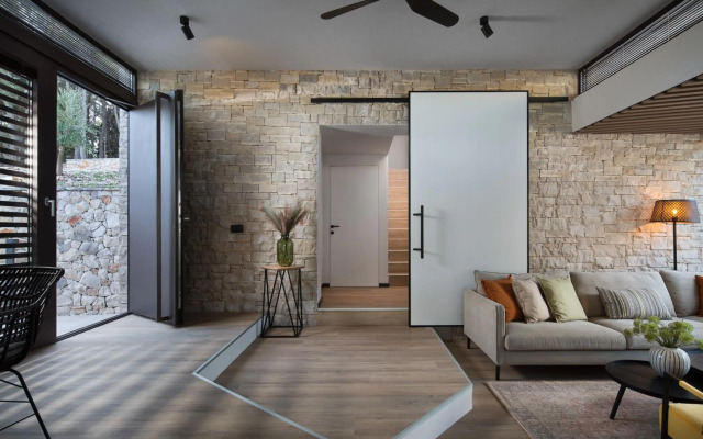 Vale Residence - exclusive & private property by the sea