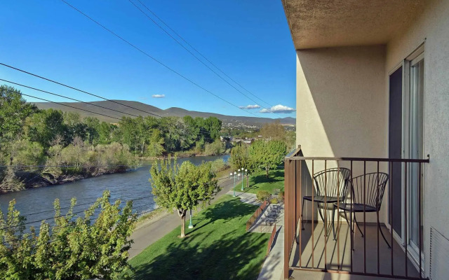 Oxford Suites Yakima