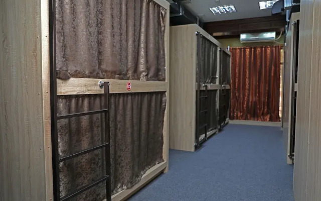 Sanor Capsule Hotel - Hostel