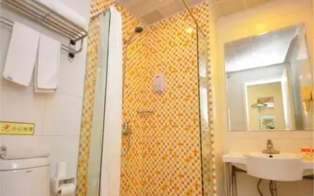 Home Inn (Jinan North Xiaoqinghe North Road Huangtai)