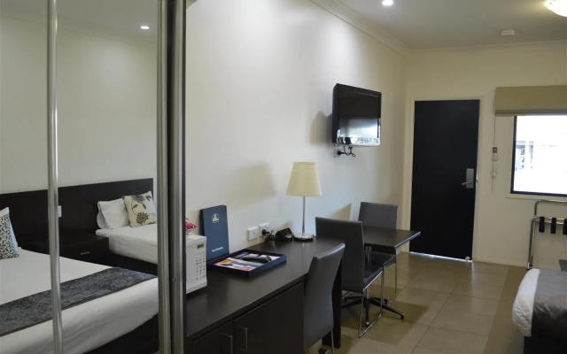 Injune Motor Inn