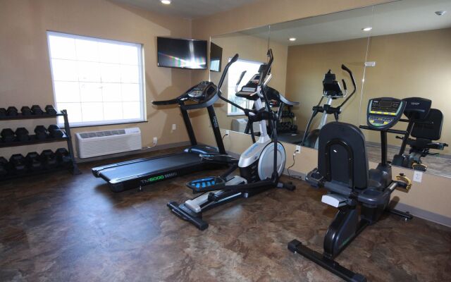 Cobblestone Hotel & Suites – Devils Lake